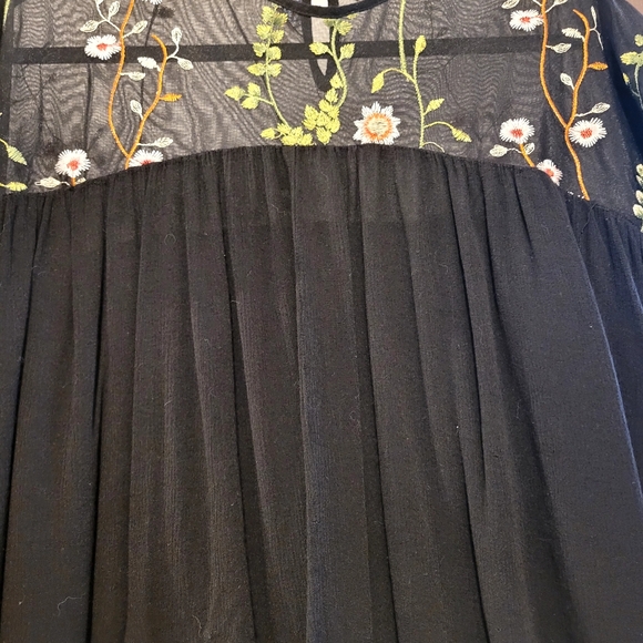 Pebble and Stone Embroidered Women's Shirt / Blouse - Picture 4 of 14